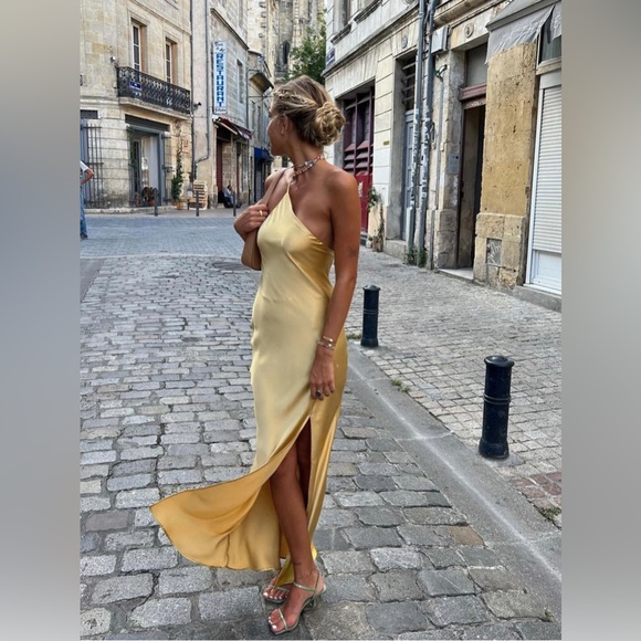 Commense Dresses & Skirts - Commense Moonlight Open Back Satin Slit Long Dress Yellow Gold Maxi Sz M